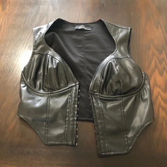 AKIRA Black AYLA Faux Leather Corset Crop Top size Medium moto biker-core goth - Picture 14 of 16